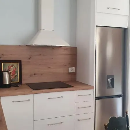 Apartament Con Jardin Y Piscina *