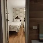 Apartment Con Jardin Y Piscina *