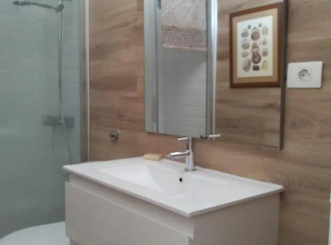 Con Jardin Y Piscina 美洲海滩